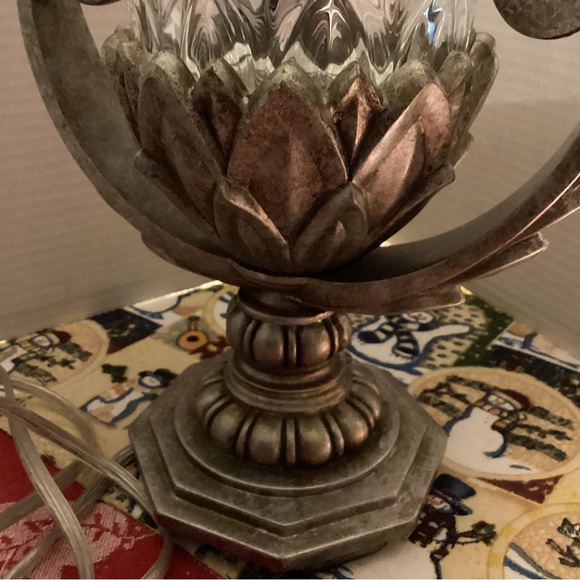 Rochester lamp ,red bulb lites up. - Picture 3 of 5